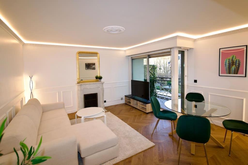 Parisian Style Apartment เมซง-อัลฟอร์ ภายนอก รูปภาพ