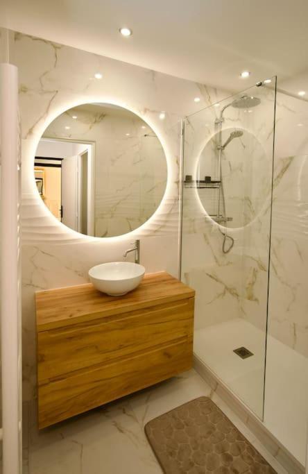 Parisian Style Apartment เมซง-อัลฟอร์ ภายนอก รูปภาพ