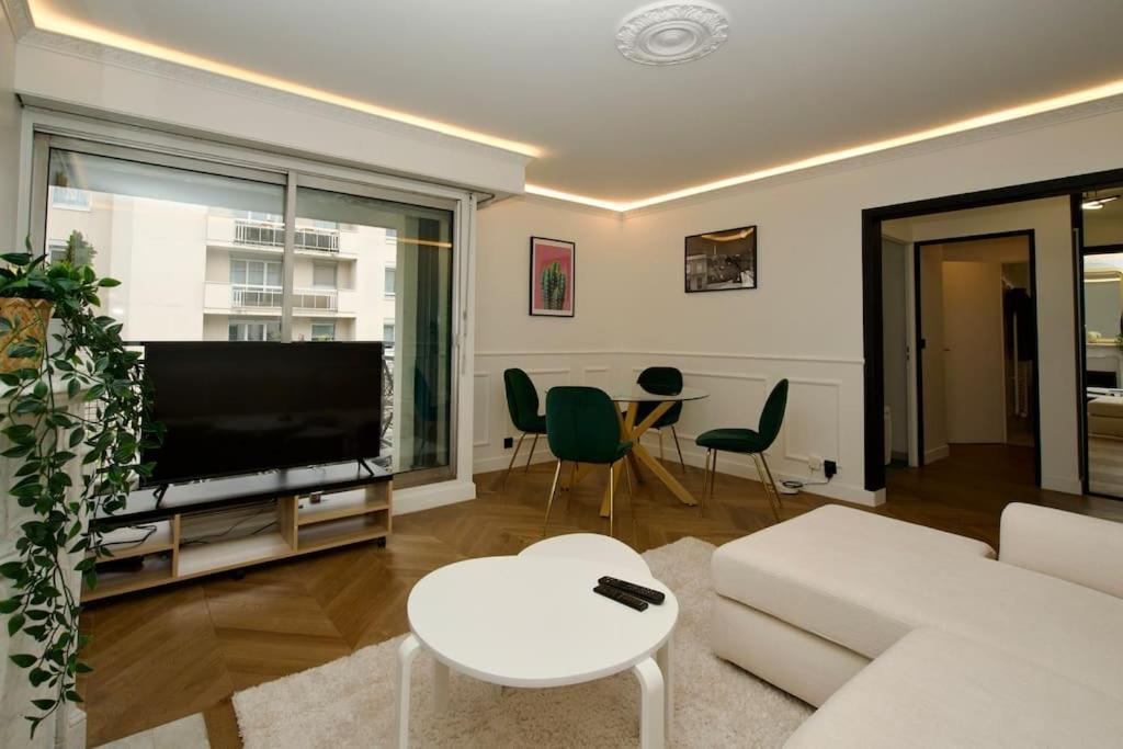 Parisian Style Apartment เมซง-อัลฟอร์ ภายนอก รูปภาพ