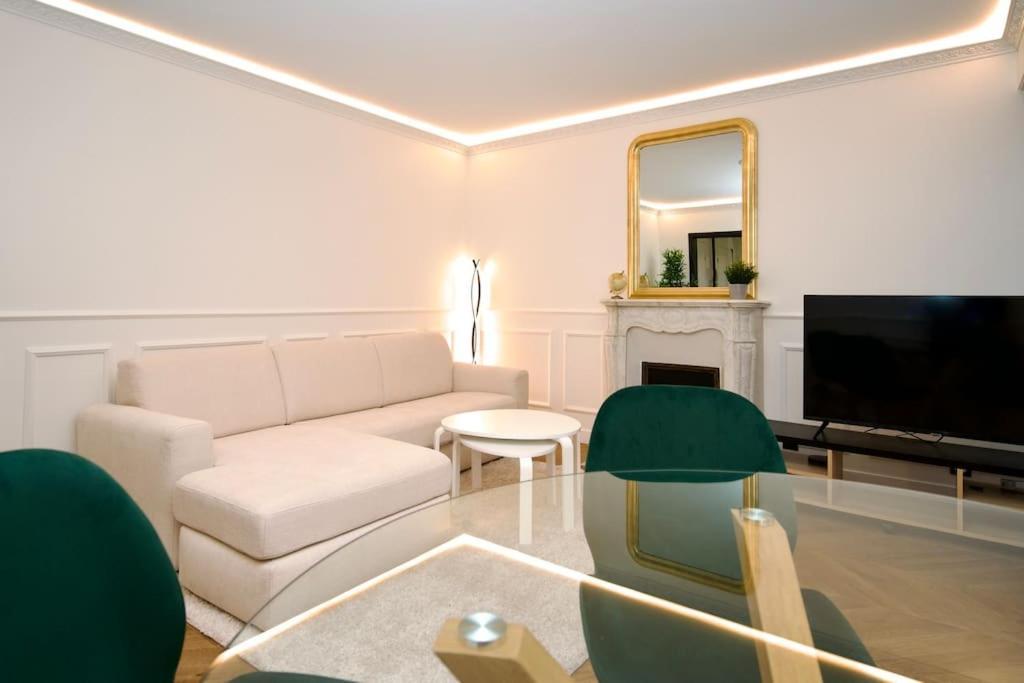 Parisian Style Apartment เมซง-อัลฟอร์ ภายนอก รูปภาพ