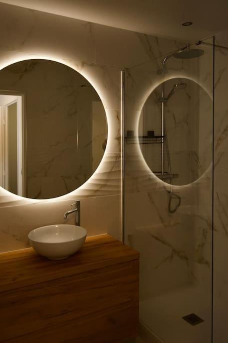 Parisian Style Apartment เมซง-อัลฟอร์ ภายนอก รูปภาพ