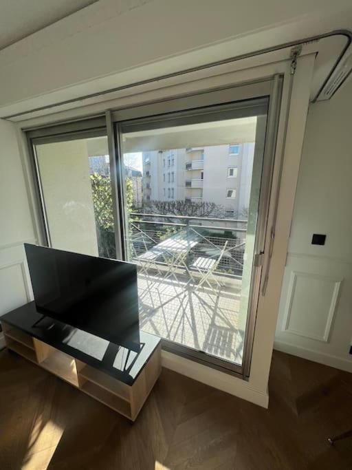 Parisian Style Apartment เมซง-อัลฟอร์ ภายนอก รูปภาพ
