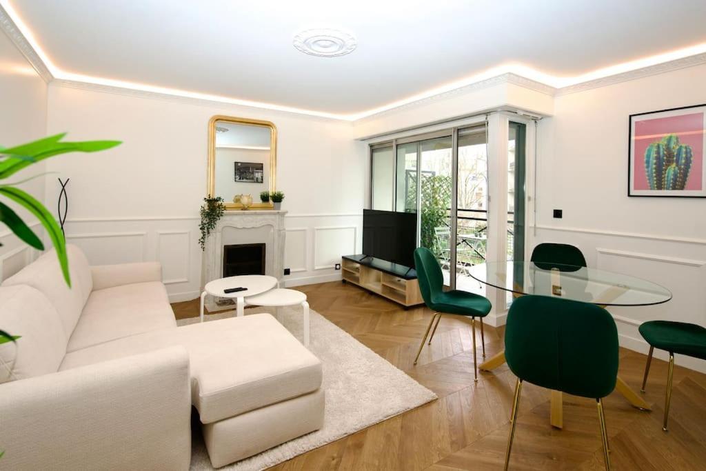 Parisian Style Apartment เมซง-อัลฟอร์ ภายนอก รูปภาพ