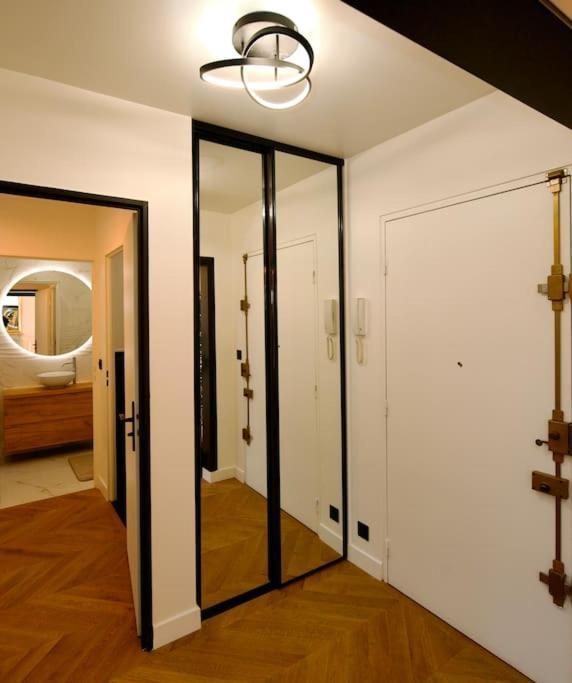 Parisian Style Apartment เมซง-อัลฟอร์ ภายนอก รูปภาพ